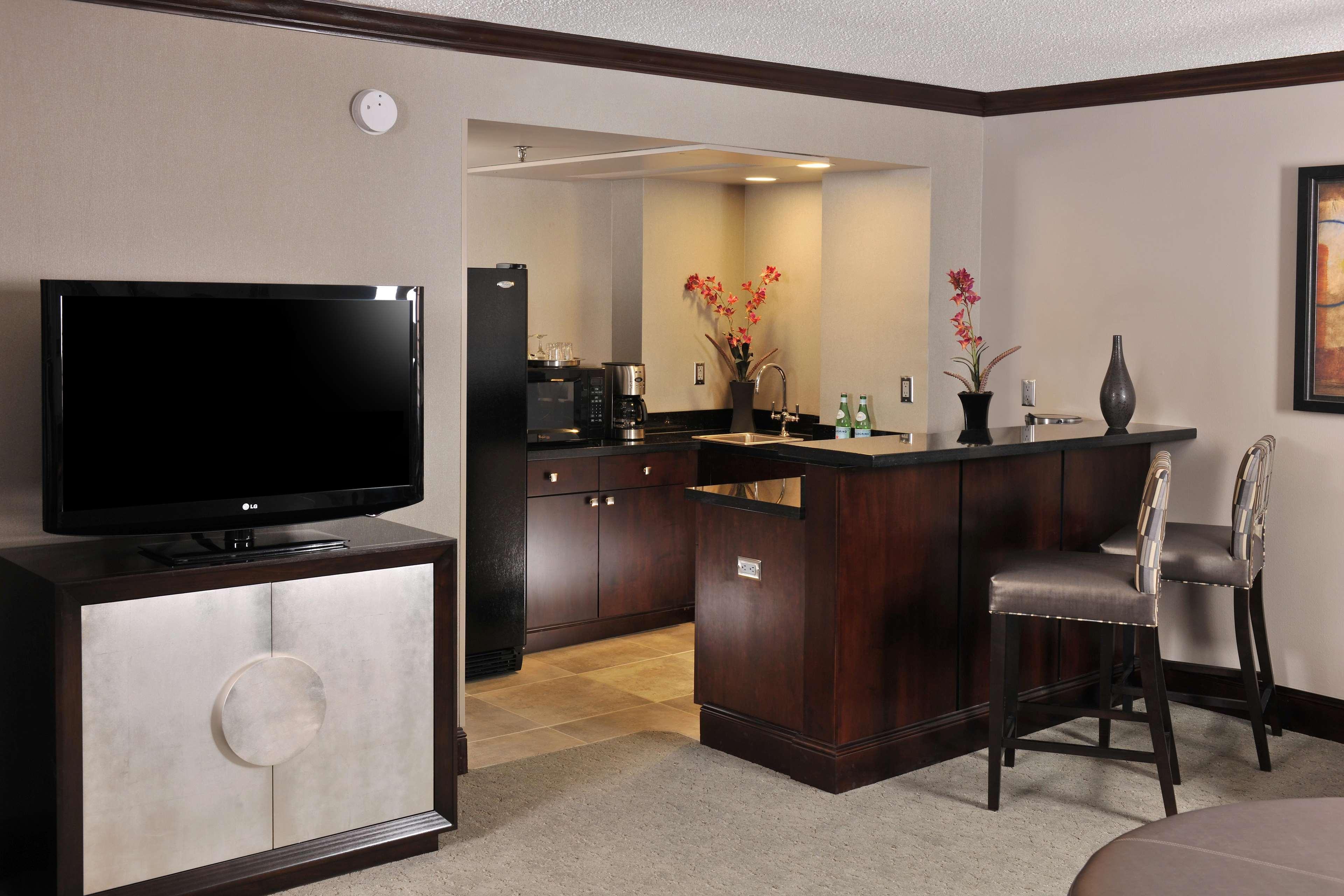 Embassy Suites Des Moines Downtown Pokój zdjęcie