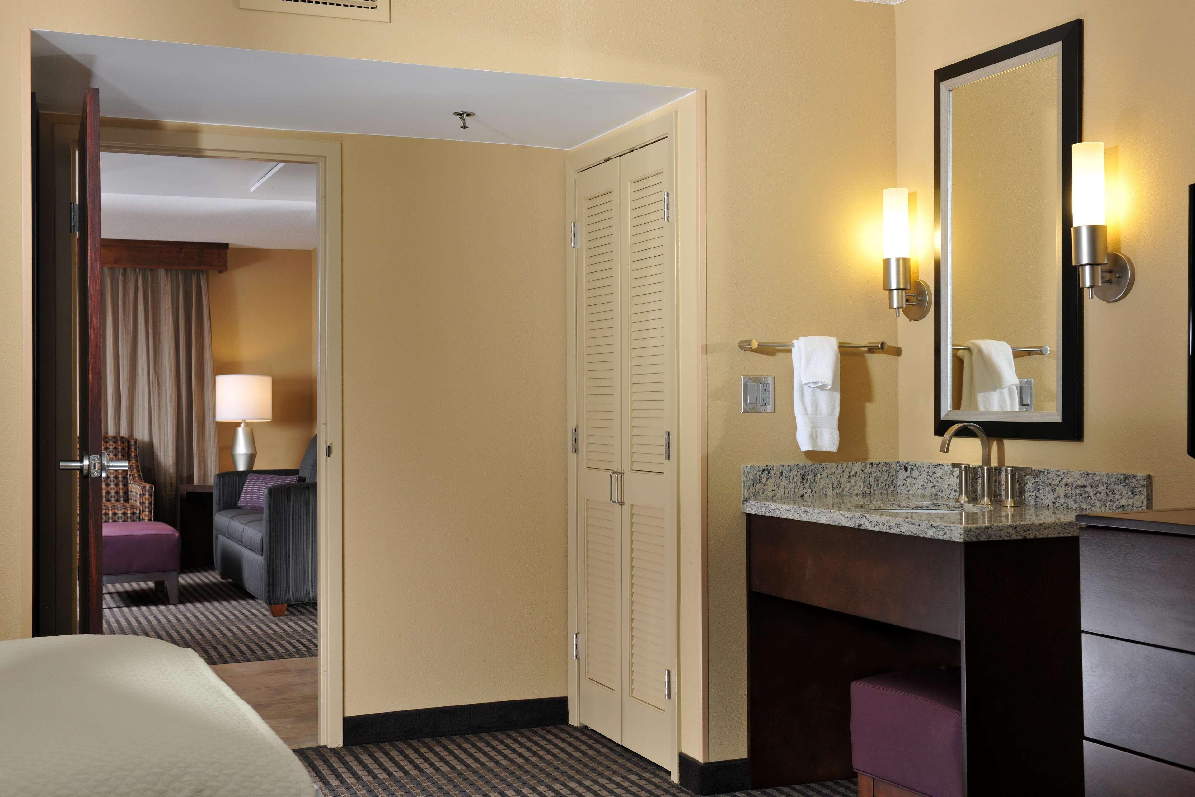 Embassy Suites Des Moines Downtown Zewnętrze zdjęcie