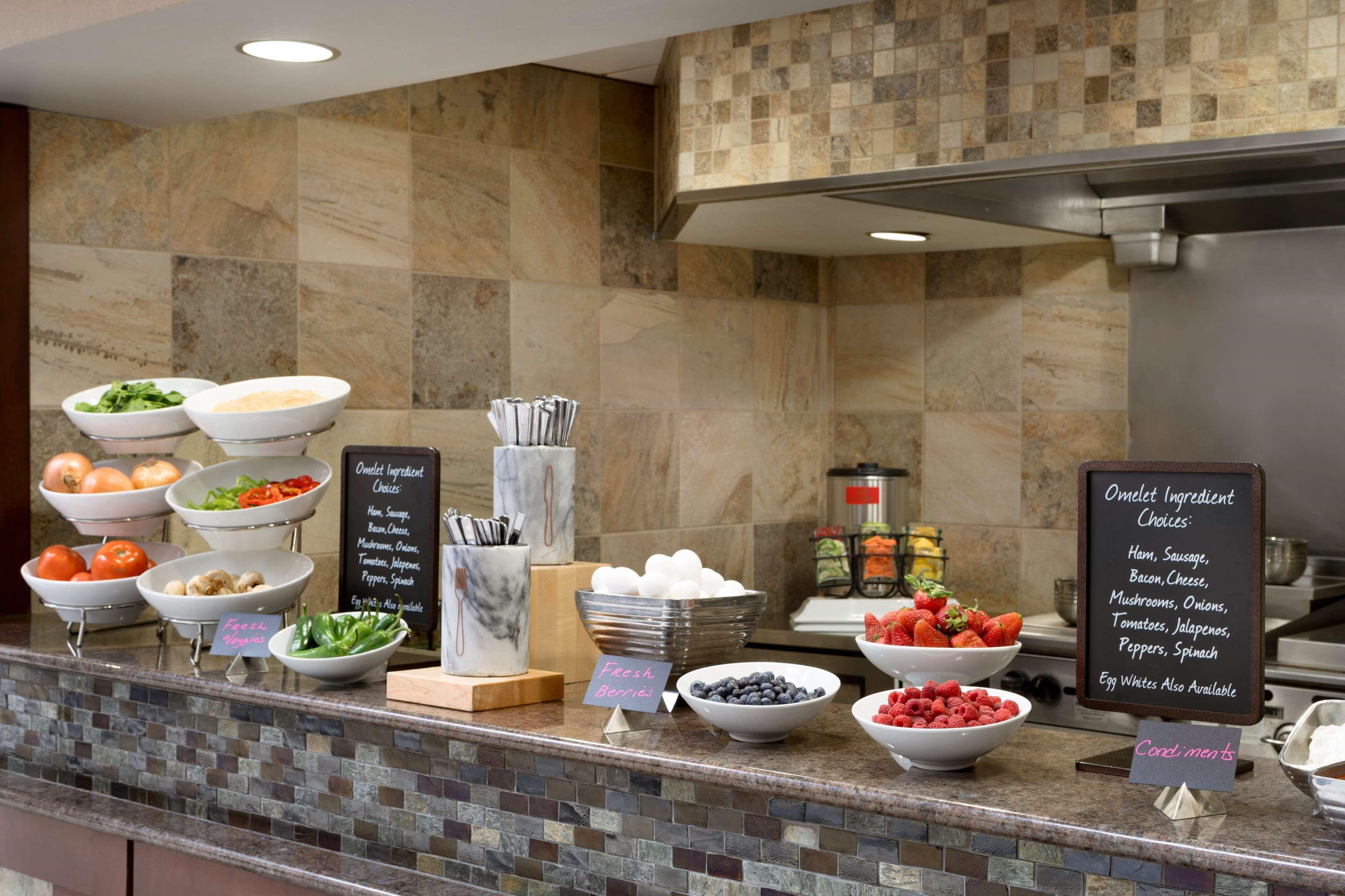 Embassy Suites Des Moines Downtown Zewnętrze zdjęcie