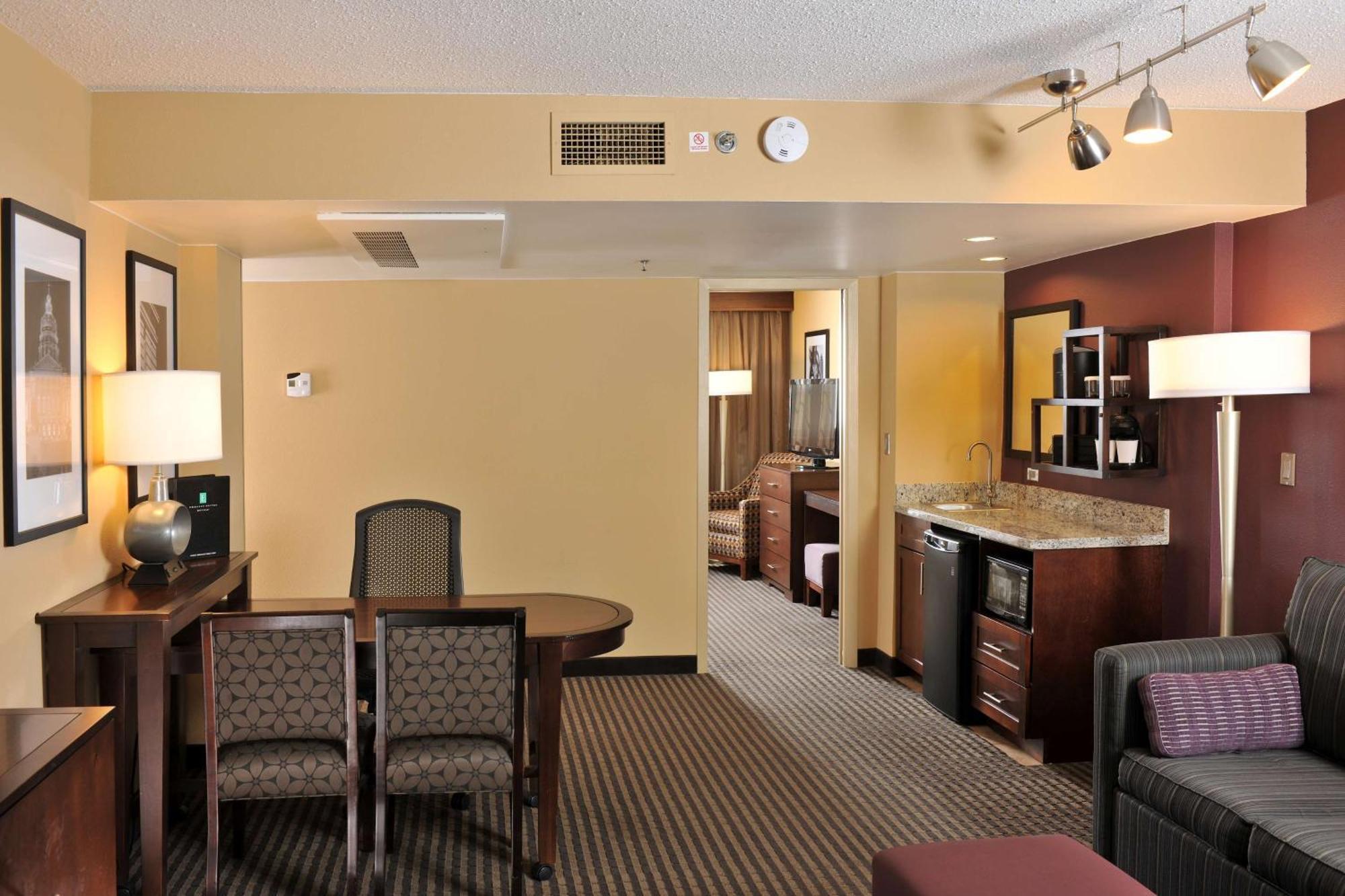 Embassy Suites Des Moines Downtown Zewnętrze zdjęcie